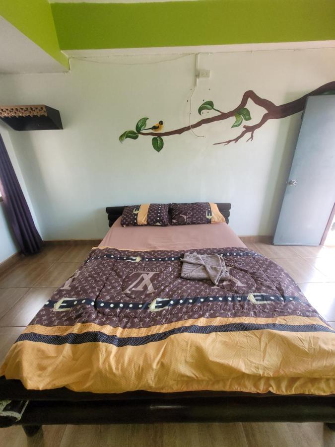 Psiloceye Weed Bar Restaurant & Guesthouse Chiang Mai Bagian luar foto
